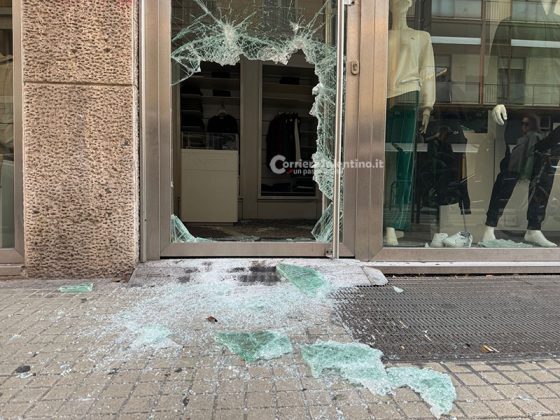 Lecce, colpo in pieno centro: ladri di polo agiscono indisturbati in via Trinchese - Corriere Salentino