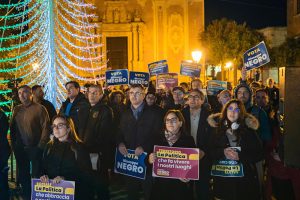 Tricase, piazza gremita per la chiusura della campagna elettorale di Giuseppe Negro: "Ora tocca a noi. Andiamo a votare per cambiare davvero le cose" - Corriere Salentino