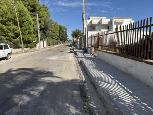 Carmiano, dopo decenni, il restyling del comparto XXIV Maggio e delle strade rurali. Erroi: "Era previsto dal nostro programma" - Corriere Salentino