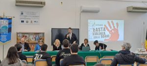 Dialogo e consapevolezza al Bottazzi di Casarano: studenti ed esperti insieme contro la violenza di genere - Corriere Salentino