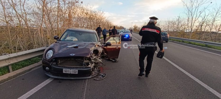 Violento scontro frontale tra due auto sulla Statale 274, diversi i feriti, due in codice rosso - Corriere Salentino