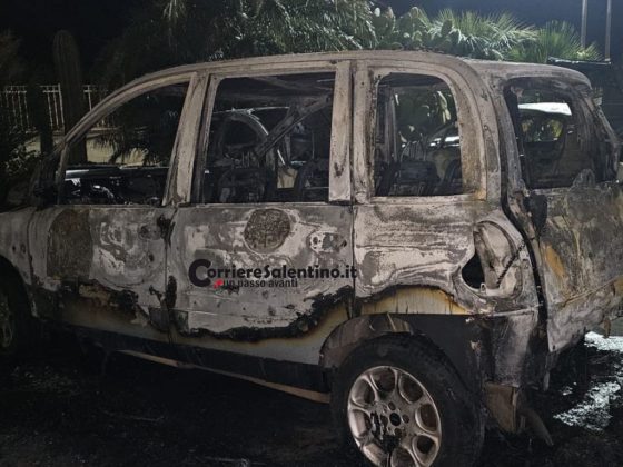 Incendio nella zona PIP a Cursi: quattro auto distrutte nella notte - Corriere Salentino