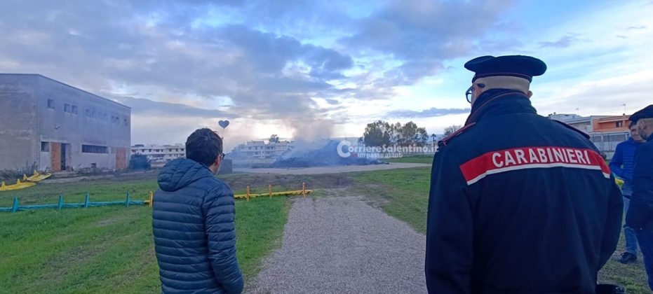 “W Sant’Andrea”, poi danno fuoco alla focareddha: gesto inquietante scuote Presicce. “Gesto vile e inqualificabile” - Corriere Salentino