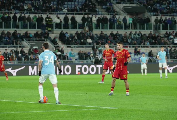 Il Lecce inesistente in attacco perde 2-0 contro la Lazio all'Olimpico - Corriere Salentino