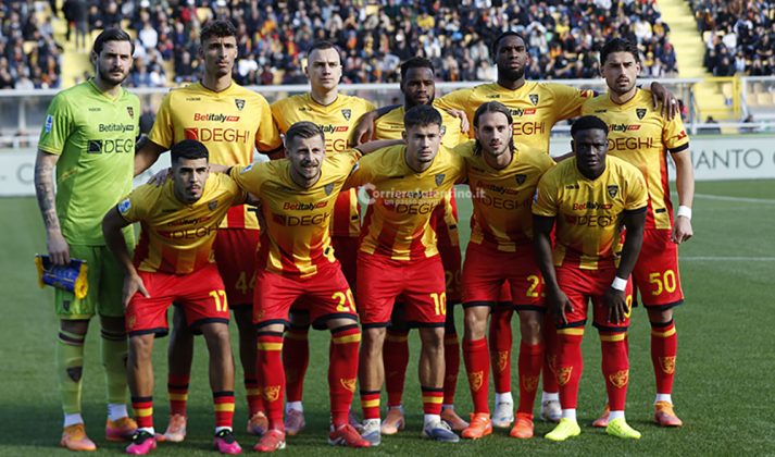 Uno-due del Lecce, poi il Torino cresce ed è sofferenza. Falcone al 90’ para rigore e il Via del Mare fa festa - Corriere Salentino