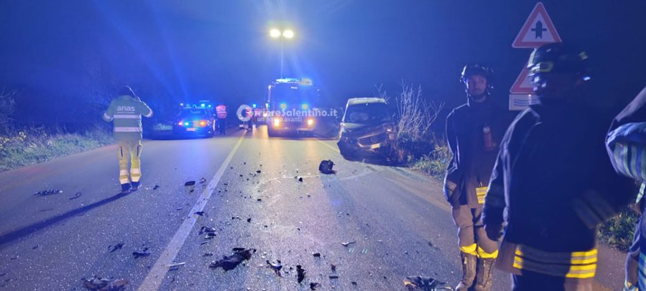 Scontro frontale sulla Statale 275 e nell’impatto tra furgone e auto perde la vita una donna - Corriere Salentino