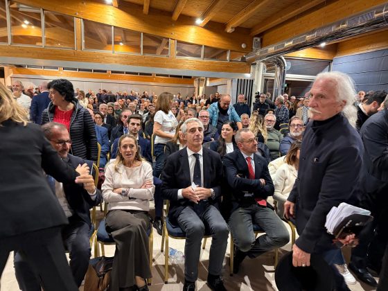 Lecce, bagno di folla per Arianna Meloni: “Invertire i pronostici”. Poli e Lobuono promettono di smentire i sondaggi - Corriere Salentino