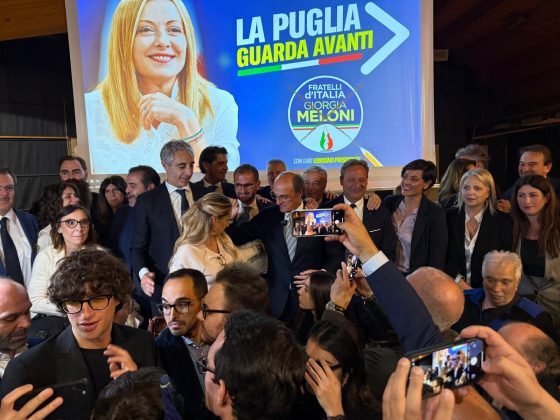 Lecce, bagno di folla per Arianna Meloni: “Invertire i pronostici”. Poli e Lobuono promettono di smentire i sondaggi - Corriere Salentino