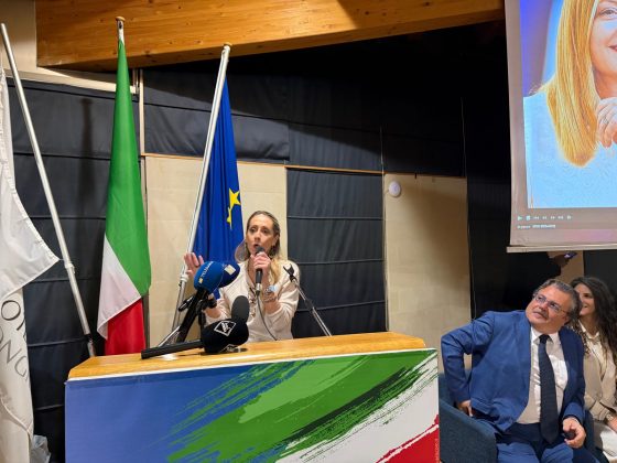 Lecce, bagno di folla per Arianna Meloni: “Invertire i pronostici”. Poli e Lobuono promettono di smentire i sondaggi - Corriere Salentino