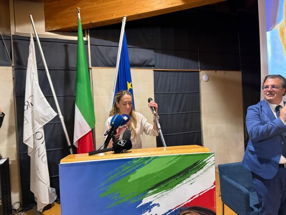 Lecce, bagno di folla per Arianna Meloni: “Invertire i pronostici”. Poli e Lobuono promettono di smentire i sondaggi - Corriere Salentino