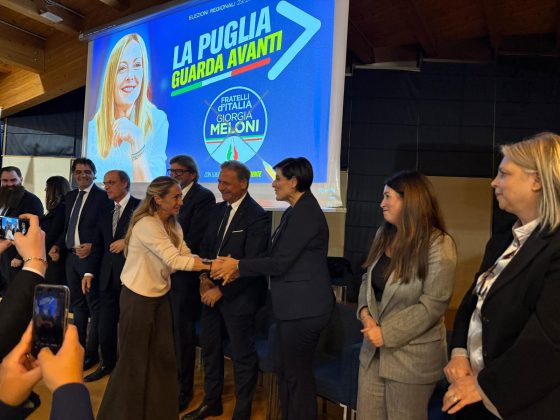 Lecce, bagno di folla per Arianna Meloni: “Invertire i pronostici”. Poli e Lobuono promettono di smentire i sondaggi - Corriere Salentino