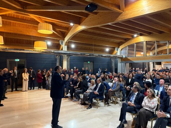 Lecce, bagno di folla per Arianna Meloni: “Invertire i pronostici”. Poli e Lobuono promettono di smentire i sondaggi - Corriere Salentino