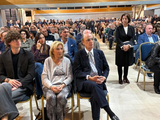 Lecce, bagno di folla per Arianna Meloni: “Invertire i pronostici”. Poli e Lobuono promettono di smentire i sondaggi - Corriere Salentino