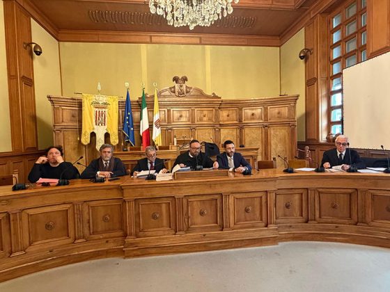 Bilancio di previsione 2026-2028: passa all'unanimità l'esame dell'Assemblea dei Sindaci. Tarantino: "Orgogliosi del risultato" - Corriere Salentino