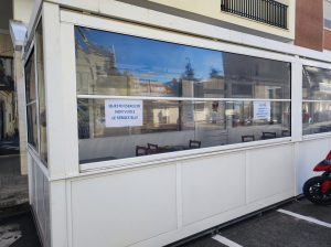 “Strisce blu: nessuno le vuole!”, sopralluogo del campo largo ai Salesiani. L'appello De Matteis: “Ascoltate la gente” - Corriere Salentino