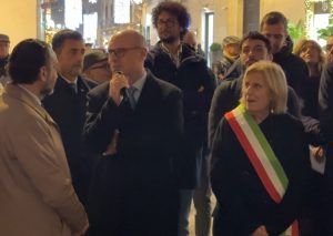 Svelato il portone monumentale della chiesa di Sant'Irene dopo il restauro - Corriere Salentino