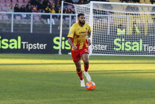 Il Lecce subisce la concretezza ed il cinismo del Como, al Via del Mare finisce 0-3 - Corriere Salentino