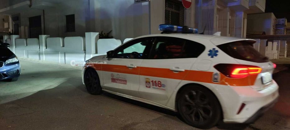 Blitz della polizia in un'abitazione finisce in tragedia: muore una delle persone presenti. Indagini in corso - Corriere Salentino