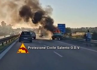 Furgone in fiamme sulla SS16: traffico rallentato in direzione Maglie