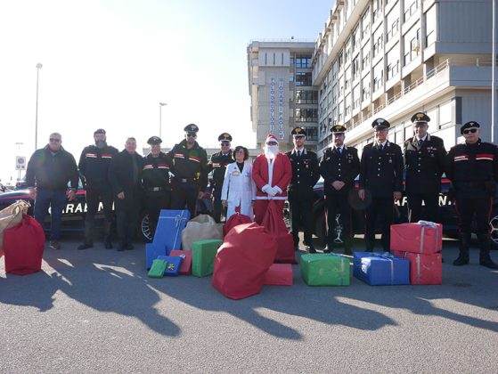 Natale di solidarietà all’Ospedale “Vito Fazzi” di Lecce: i Carabinieri regalano sorrisi ai piccoli pazienti - Corriere Salentino