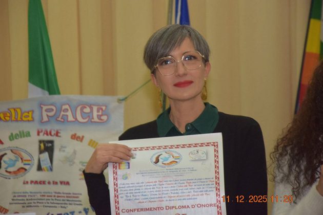 La Fiaccola della Pace giunge a Veglie, IC Impastato e Comune diventano Scuola e Città per la Pace capofila in Puglia - Corriere Salentino