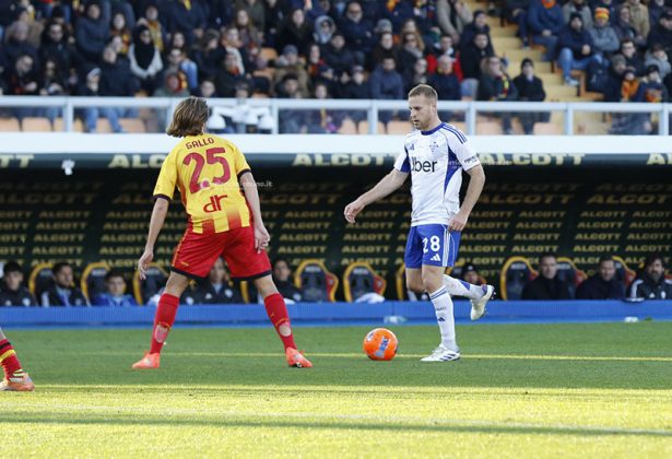 Il Lecce subisce la concretezza ed il cinismo del Como, al Via del Mare finisce 0-3 - Corriere Salentino