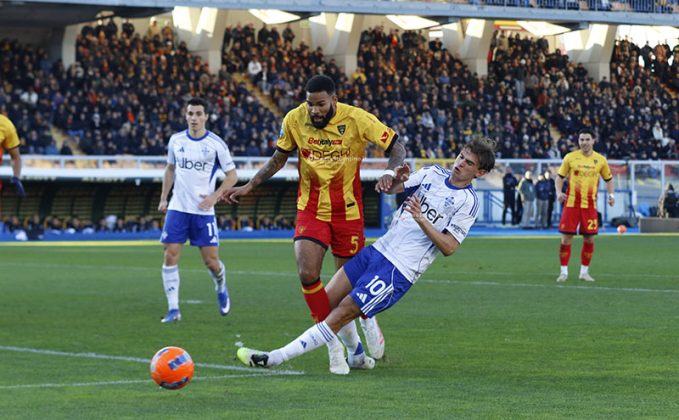 Il Lecce subisce la concretezza ed il cinismo del Como, al Via del Mare finisce 0-3 - Corriere Salentino