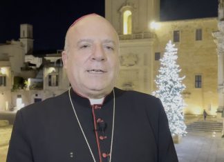 Gli auguri dell’arcivescovo Angelo Raffaele Panzetta: “A Natale vogliamo accettare un Dio che si è fatto uomo per noi, lasciamoci illuminare dalla sua luce”