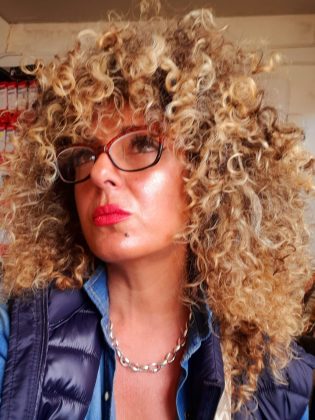 Riccia's Professional presenta REcurl Loop™: il nuovo protocollo professionale per ottenere il "Loop Perfetto" nei capelli ricci - Corriere Salentino