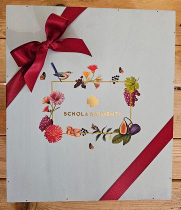 Schola Sarmenti: a Natale il vino si veste di poesia con le nuove confezioni “Romantic Winery” - Corriere Salentino