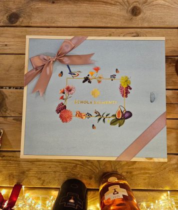 Schola Sarmenti: a Natale il vino si veste di poesia con le nuove confezioni “Romantic Winery” - Corriere Salentino