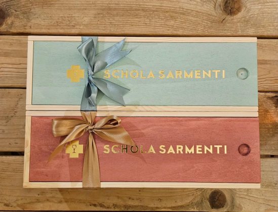 Schola Sarmenti: a Natale il vino si veste di poesia con le nuove confezioni “Romantic Winery” - Corriere Salentino