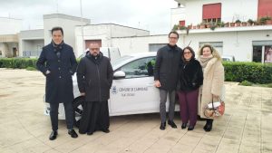 Carmiano inaugura il Taxi Sociale: un servizio gratuito per anziani e persone fragili - Corriere Salentino