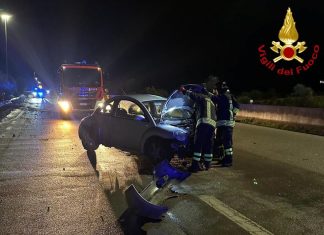 Auto si schianta sulla Tangenziale Est di Lecce: donna in codice rosso