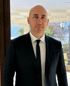 Premio Rosso Valentino, l’imprenditore Stefanelli premia il cavaliere Vito Antonio Primiceri di Banca Popolare Pugliese - Corriere Salentino