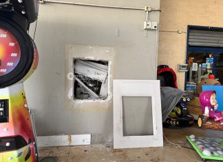 Colpo al bancomat del centro commerciale, ma i malviventi sono costretti alla fuga senza bottino