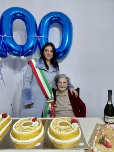 Monteroni festeggia i primi 100 anni di nonna Lucia - Corriere Salentino