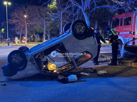 Coppia si ribalta con l’auto in città: lui muore sul colpo, lei finisce in ospedale - Corriere Salentino
