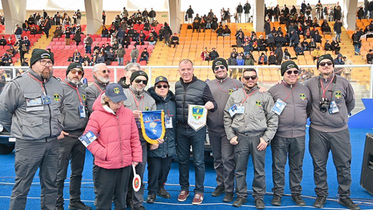 Storia e solidarietà in serie A: le Alfa Romeo della Scuderia Alfisti Giallo Verdi sfilano al "Via del Mare" per l'inclusione - Corriere Salentino