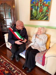 Lecce in festa per i 104 anni della signora Assunta - Corriere Salentino