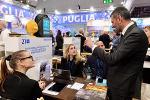 BIT 2026, presentato Report del Turismo in Puglia nel 2025: oltre 22 milioni di presenze e 6,7 milioni di arrivi, domanda internazionale +25% - Corriere Salentino