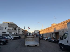 Condotta AQP si rompe a Cavallino, paese senz’acqua per ore dopo l’allagamento in via San Cesario - Corriere Salentino