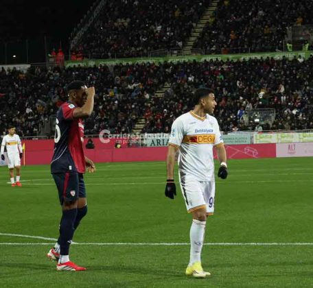 Le pagelle dei giallorossi in Cagliari – Lecce: Ramadani prestazione da incorniciare e gol pesantissimo, Gandelman protagonista col secondo gol consecutivo, Sottil grande assist - Corriere Salentino