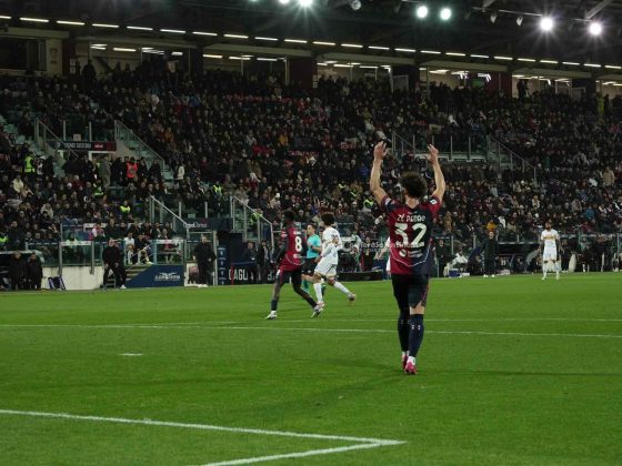 Le pagelle dei giallorossi in Cagliari – Lecce: Ramadani prestazione da incorniciare e gol pesantissimo, Gandelman protagonista col secondo gol consecutivo, Sottil grande assist - Corriere Salentino