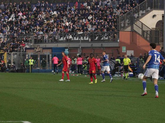 Il Lecce illude e poi capitola già nel primo tempo. Como-Lecce, 3-1 - Corriere Salentino