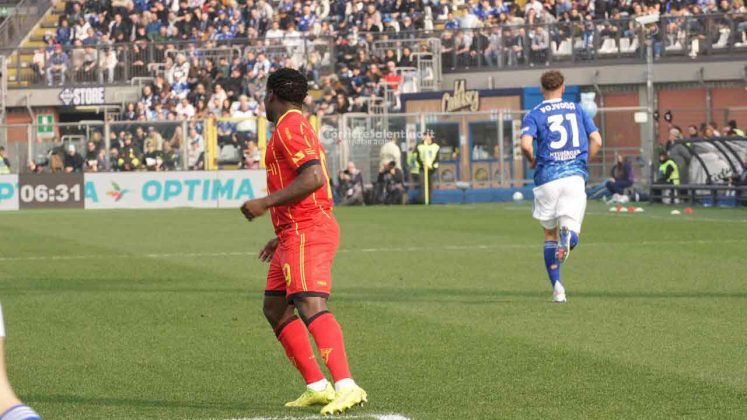 Il Lecce illude e poi capitola già nel primo tempo. Como-Lecce, 3-1 - Corriere Salentino