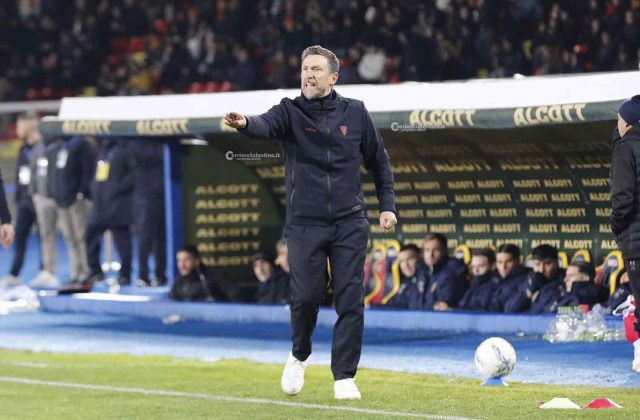 I giallorossi crollano negli ultimi quindici minuti al Via del Mare: Lecce-Inter, 0-2 - Corriere Salentino