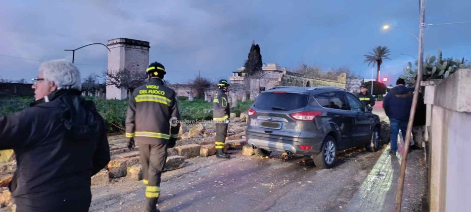 Tromba d’aria a Presicce-Acquarica: crolla un muro - Corriere Salentino