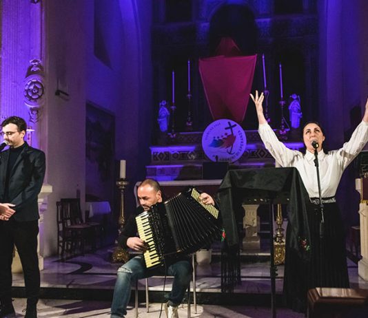 “Canti di Passione – Ce Custi o Gaddho na Cantalisi”, terzo appuntamento lunedì 23 marzo, a Soleto con Pierluigi Mele, Banda della Grecìa Salentina, Compagnia Arakne Mediterranea, Faraualla