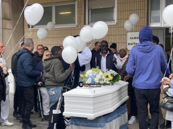 Lecce piange Ibrahim: l’ultimo saluto tra compagni, famiglia e istituzioni - Corriere Salentino